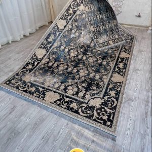 فرشینه نمدی با ضخامت 1000 گرم، از جنس نمد با کیفیت بالا و طراحی مقاوم. این فرشینه به طور ویژه برای تأمین راحتی و دوام بیشتر تولید شده است و مناسب برای استفاده در فضاهای مختلف خانه یا محل کار. انتخابی ایده‌آل برای ایجاد محیطی گرم و نرم با عملکرد عالی.