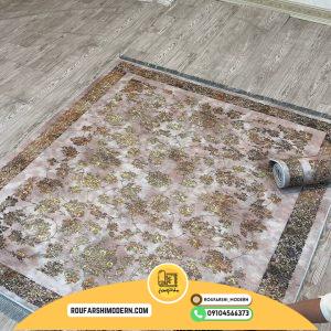 فرشینه نمدی رویه مخمل با نمد 1000 گرم، ترکیبی از زیبایی و دوام برای دکوراسیون منزل شما است. این فرشینه با رویه‌ای لطیف و نمدی مقاوم، انتخابی ایده‌آل برای ایجاد فضایی گرم و شیک است. ضد آلرژی و مناسب برای هر محیط داخلی.
