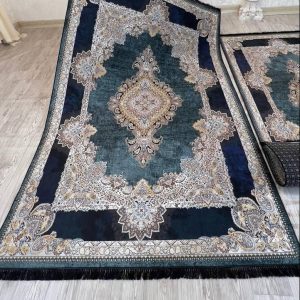 "فرشینه نمدی با ضخامت 1000 گرم، از جنس نمد با کیفیت بالا و طراحی مقاوم. این فرشینه به طور ویژه برای تأمین راحتی و دوام بیشتر تولید شده است و مناسب برای استفاده در فضاهای مختلف خانه یا محل کار. انتخابی ایده‌آل برای ایجاد محیطی گرم و نرم با عملکرد عالی."